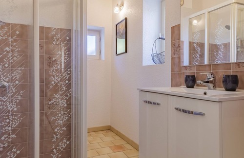 Vinsobres House | Lumière by Interhome