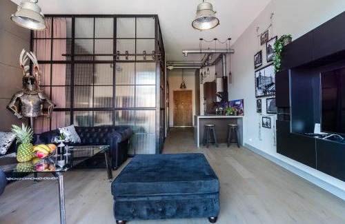 Lodz Apartment | Lumina Loft Tymienieckiego with a view of the lake