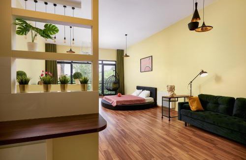 Lodz Apartment | Lumina Loft Tymienieckiego with a view of the lake