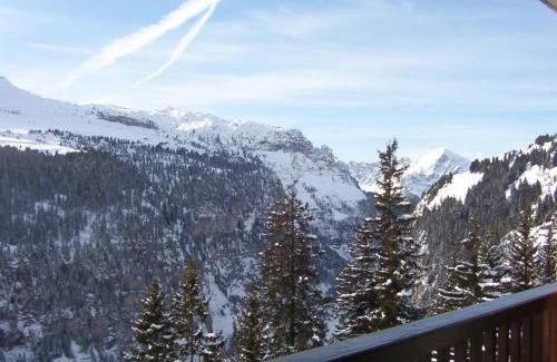 Flaine Apartment | Lumineux 2 Pièces avec Cabine à Flaine Forêt · Balcon Sud · Parking Couvert · Proche Pistes - FR-1-425-149
