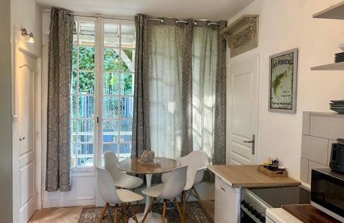 Trouville-sur-Mer Apartment | Lumineux appartement, jardin, vu sur mer