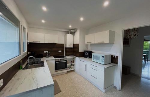 Les Platanes Apartment | Lumineux T3 Centre Perpignan, Balcon et Parking