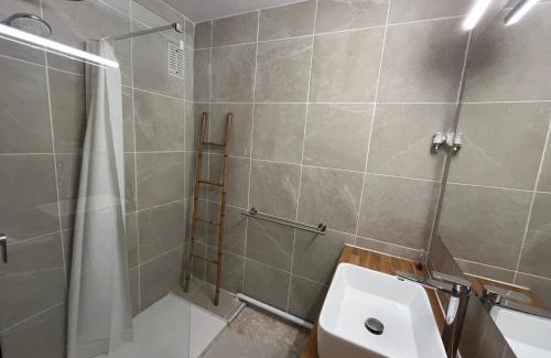 Les Platanes Apartment | Lumineux T3 Centre Perpignan, Balcon et Parking