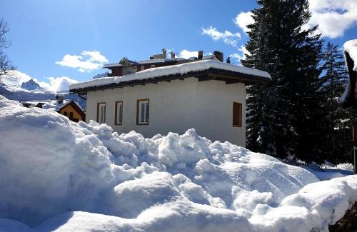 Cortina d'Ampezzo Historic Centre Apartment | luminoso ed accogliente, centralissimo appartamento indipendente