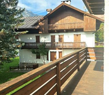 Cortina d'Ampezzo Historic Centre Apartment | luminoso ed accogliente, centralissimo appartamento indipendente