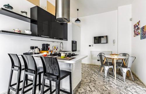 Maggiolina Apartment | Luminoso trilocale vicino alla stazione Centrale