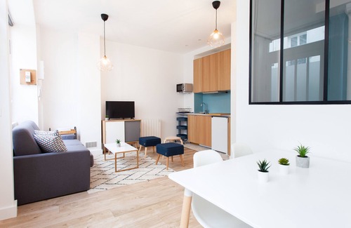 Clignancourt Apartment | Luminous and design Close To The Sacred Heart