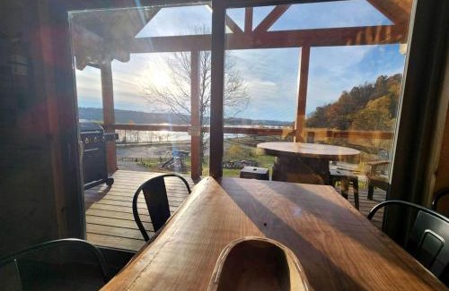 Scio House | Luminous Cabin with Hot-Tub, BBQ and Deck in Ohio
