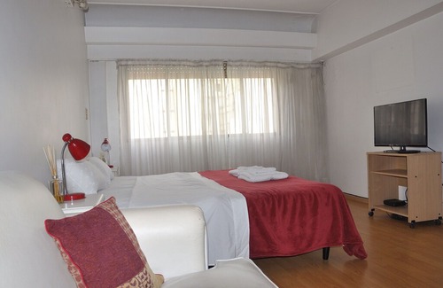 El Centro Apartment | Luminous Studio Apartment. Ideal Location. By Owner.