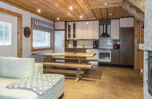 Sirkka Apartment | Lumiro Lodge by Aavalevi Holidays