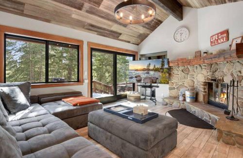 Kings Beach House | Luna Cabin - 5BR Hot Tub A/C Game Room EV Charger