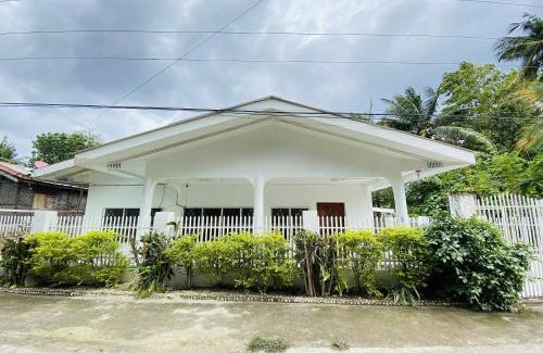 Oslob House | Luna Oslob Travellers Inn - Rest House