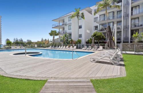 Burleigh Heads Apartment | Lunakai