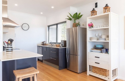 Boomerang Beach House | Lunar Sea kick back and enjoy Panoramic Ocean Views at Boomerang Beach