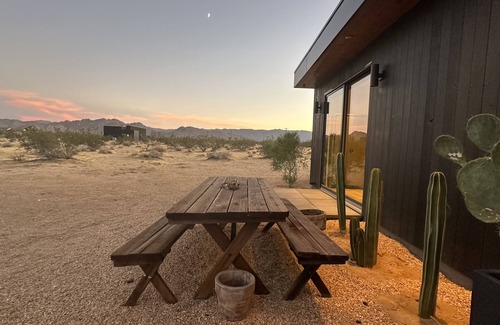 Joshua Tree House | Lunawood House - Modern home with 360-Scenic Desert Views Joshua Tree