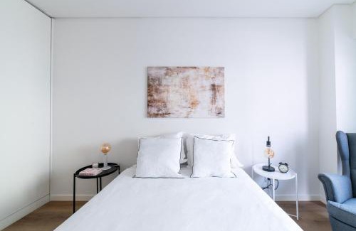 Santo Amaro Apartment | Lusíadas 53 2ºE