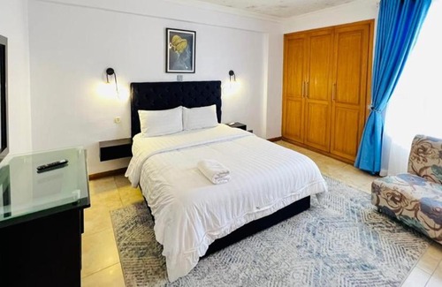 Ikoyi Apartment | Lush 3 bedroom appartment with pool and gym