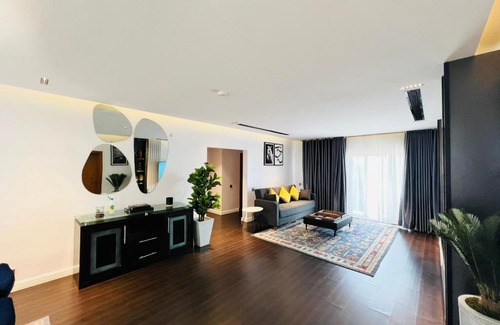 Ikoyi Apartment | Lush 3 bedroom appartment with pool and gym