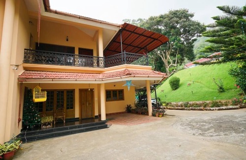Devikolam House | Lush Greenery View Home Stay/Munnar
