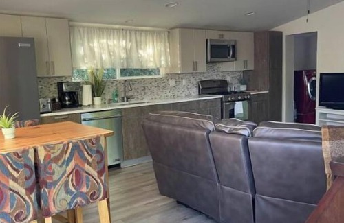 Mount Helix House | Lush GuestHouse in Serene Mount Helix
