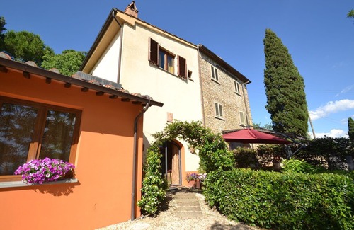 Magliano House | Lush Holiday Home in Tavarnelle Val di Pesa with Shared Pool