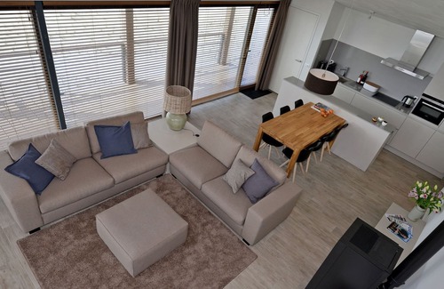 Ouddorp Villa | Lush villa with a terrace in nature reserve
