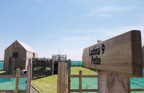 Brightlingsea House | Lushna 2 Petite at Lee Wick Farm Cottages & Glamping