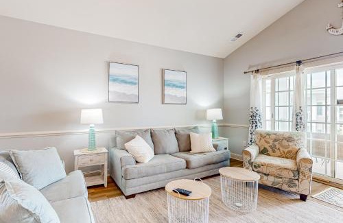 Central Myrtle Beach Apartment | Luster Leaf Villa