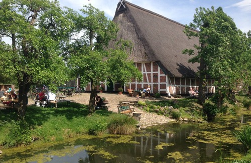 Mittelnkirchen House | Lütt Diekhus - Holiday home on the dike on the river "Lühe" in the Altes Land