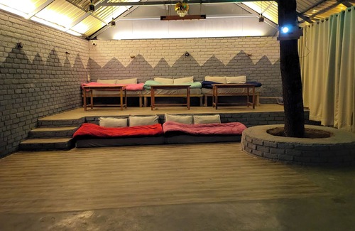 Old Manali Hotel | Luvya Retreats Hotel