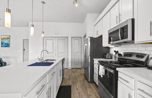 Montopolis Apartment | LUX 2B2B w/Pool & Parking near the Heart of Austin