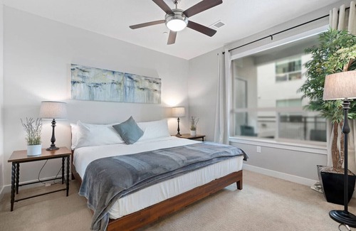 Downtown Salt Lake City Apartment | Lux 2Bdr 2Ba - Pool, HotTub, FreePrkg, KingBed NEW
