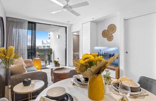 Hamilton Apartment | Lux 2BR Apt 5 Stars Hotel Pool Gym 10 min CBD