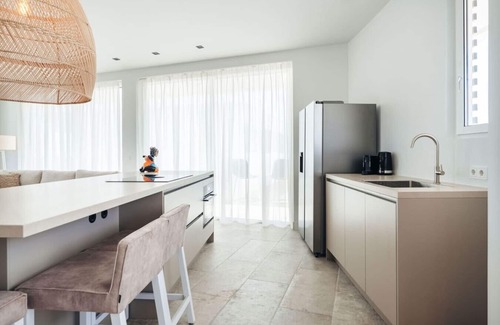 Willemstad Condo | LUX 3BD Penthouse ONE Mambo Beach 38 by Bocobay
