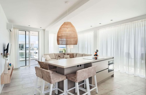 Willemstad Condo | LUX 3BD Penthouse ONE Mambo Beach 38 by Bocobay