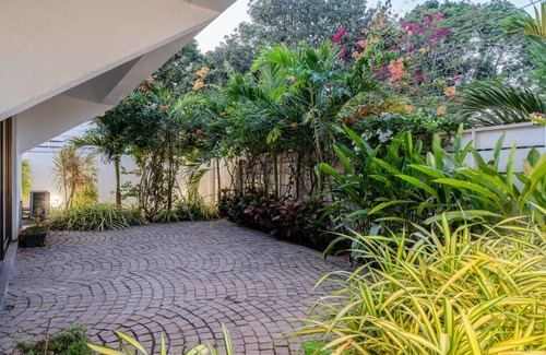 Nerul Villa | Lux 4bhk w Elevated Pool 3km to Beach Lazy Duck