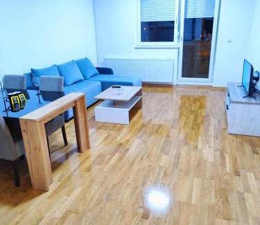 Ub Apartment | Lux apartman Ub