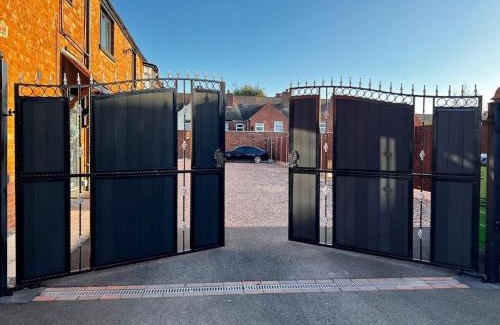 Nuneaton Apartment | Lux Apartment Nuneaton with Gated, Private Parking