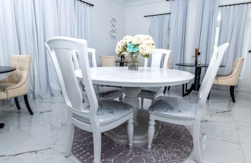 Nassau House | Lux Beach Front Retreat Sleeps up to 14
