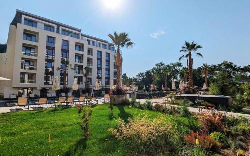 Saints Constantine and Helena Apartment | Luxury Apartments in complex Azur - next to the BEACH !