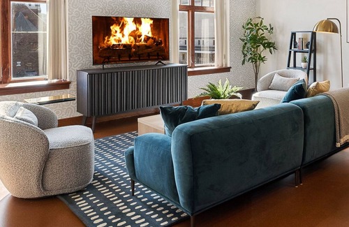 Downtown Springfield Condo | Lux Downtown Condo month-to-month, Walkable Fast Wi-Fi, Free Parking