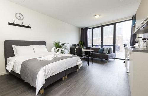 Delft Apartment | Lux Loft Apt View Walk city center