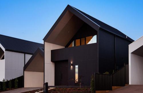 Daylesford House | Lux on Max- stunning design, amazing views