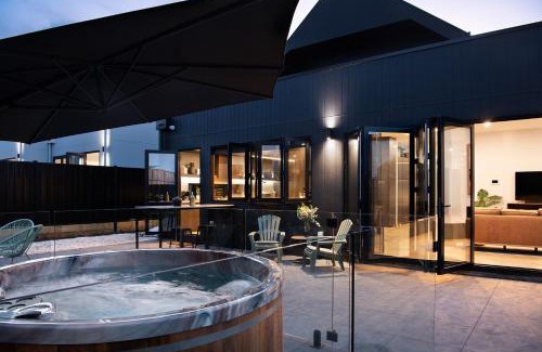 Daylesford House | Lux on Max- stunning design, amazing views