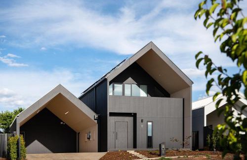 Daylesford House | Lux on Max- stunning design, amazing views