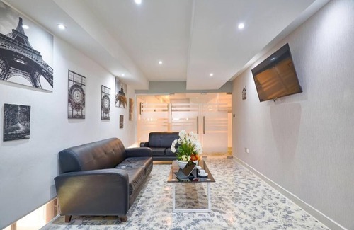 Ciudad Universitaria Apartment | Lux on Sky: Jacuzzi with a 180-degree view of the sea