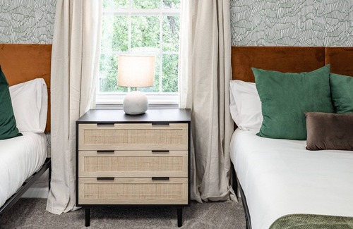 Huntsville House | LUX Retreat Heart of Huntsville