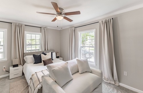 Huntsville House | LUX Retreat Heart of Huntsville