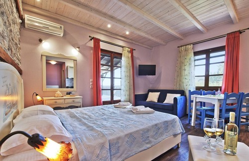 Zagora-Mouresi Apartment | Lux Superior Suites with Direct Sea View Balconies
