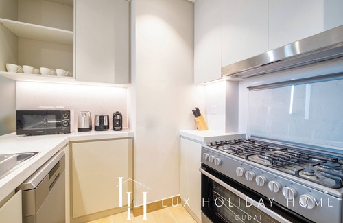 Dubai Apartment | LUX The La Mer Luxury Burj View Suite 3